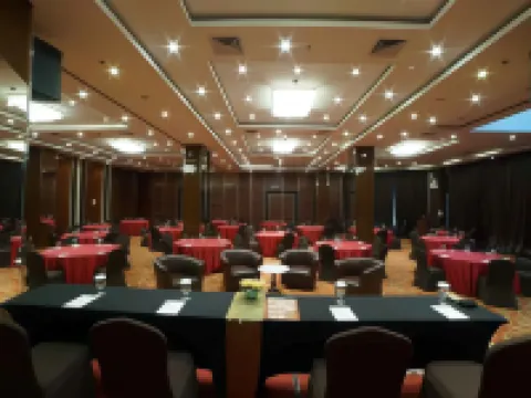 Pakons Prime Hotel Hotel di Tangerang