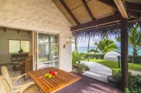 Motu Beachfront Art Villas