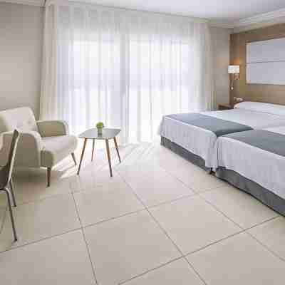 Mediterraneo Bay Hotel & Resort Rooms