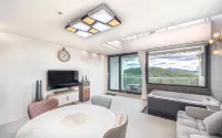 Ganghwa Maris Spa Pension Отели рядом с достопримечательностью «Кёдон-хянгё»