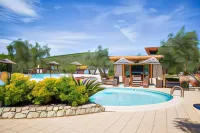 Tenuta Padre Pio - Pools