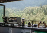 Manis Ae Cabin & Resto Bromo