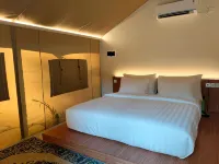 Kadena Glamping Dive Resort - Muna Island Các khách sạn ở Wolio