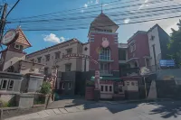 RedDoorz Near Setrasari Mall 2 Hotels in Sukajadi