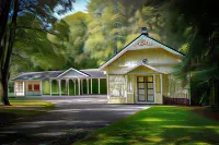 Lundsbrunn Resort & Spa Hotels near GAMLA RÅDHUSET