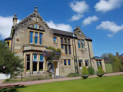 Bonkle House Hotels in Shotts