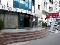 Asya Hotel - parking