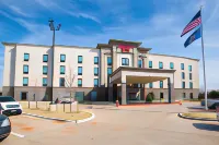 Hampton Inn El Reno Hotels near Lake El Reno RV Park