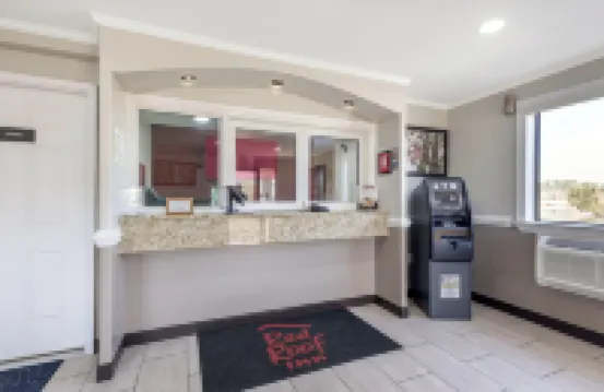 Red Roof Inn Suffolk