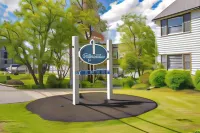 The Lighthouse Inn & Suites Hotels in Cape Neddick
