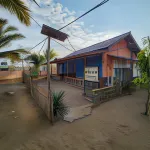 Homestay Sawarna Indah Hotel dekat Sawarna Beach