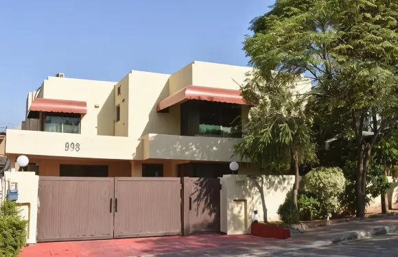 巴格里亞鎮野生動物園俱樂部 2 號