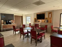 Holiday Inn Express EDGEWOOD-ABERDEEN-BEL AIR by IHG - breakfast