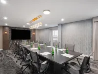 Holiday Inn Calgary-Airport