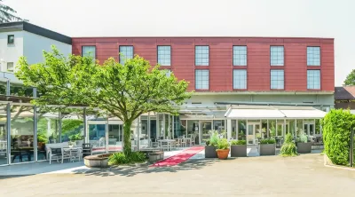 Hotel Fuchsen فنادق في Wernau