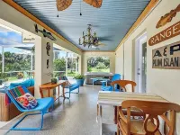 The Clubhouse - Fish, Bike and Relax in this spacious Home with a Hot Tub Hotels in Bokeelia