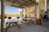 Days Inn & Suites by Wyndham Gonzales TX Hotels in Gonzales County