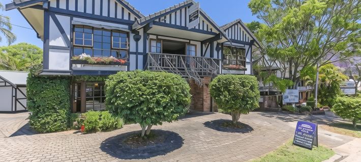 Montville Mountain Inn Отели в г. Намбор