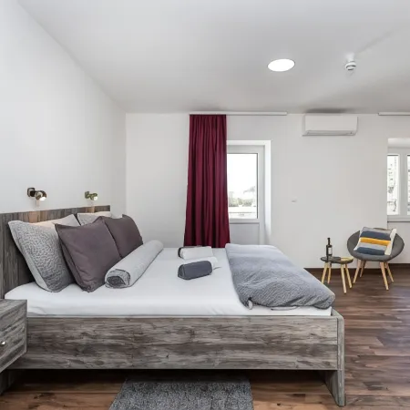 Apinelo Port Rooms