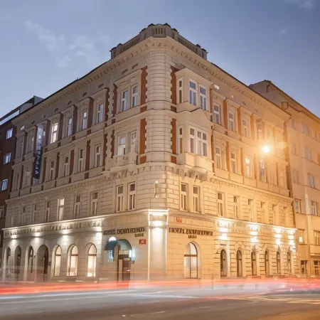 EA Hotel Downtown Отели рядом с достопримечательностью «Башня Генри»