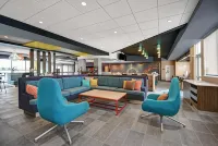 Tru by Hilton Gaylord Hotels in Dover Township