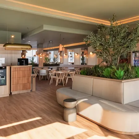 B&B Hotel Granada Отели рядом с достопримечательностью «Шана»