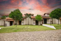Pousada Vila do Lago Hotels in Capitólio