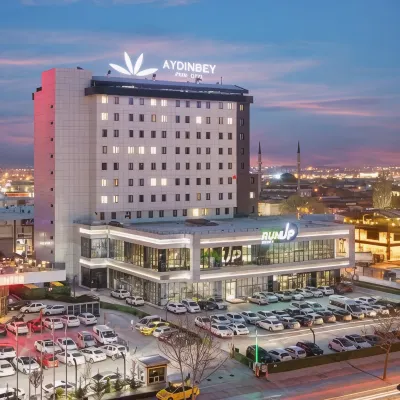 Aydinbey Park Otel Отели рядом с достопримечательностью «Selcuk University Campus Alaaddin Keykubat»