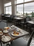 Parade Hotel - breakfast