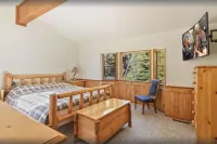 Lakeview, 4200Sqft, SternPinball, EVcharger, Fireplace, Office+GameRm, Northstar
