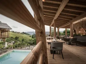 Presulis Hideaway Apartments & Restaurant