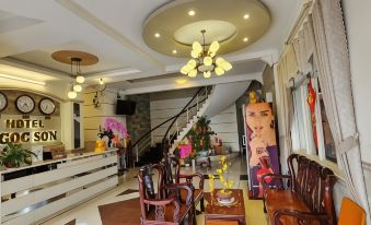 Ngoc Son Hotel