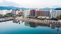 Point Beach Hotel - parking