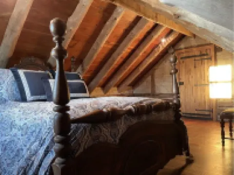 Authentic 1800’s cabin getaway with modern day amenities