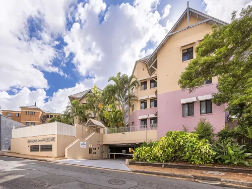 Spring Hill Gardens Apartments Hotels in Spring Hill