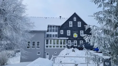 Pension Breitenborn Отели в г. Бергбанрегион