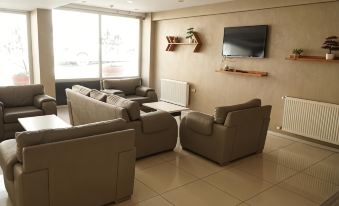 HOTEL CINAS