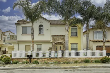 Outdoor Dining and Firepit - Cozy Coastal Haven