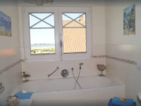 Fantastic FH, terrace, fireplace, close to the Baltic Sea, Bodden view, close to the beach Hotels in Fuhlendorf