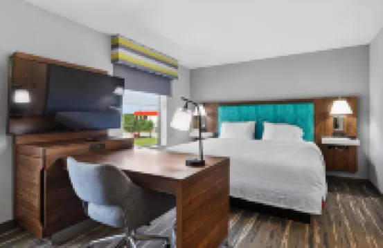 Hampton Inn & Suites Pensacola I-10 North at University Town Plaza