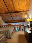 Clean and cozy loft! Right at Mountain Inn!