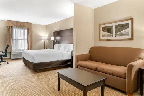 Quality Inn & Suites Hotels in Luna Pier
