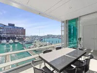 Gorgeous 2Br in Wynyard Quarter by Zodiak Stays