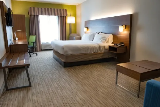 Holiday Inn Express & Suites Elkhart-South by IHG エルクハートのホテル