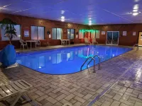 Super 8 by Wyndham Ottumwa - Pools