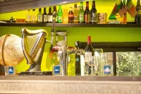 Ashley Hotel - bar