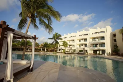 Akumal Bay Beach & Wellness Resort Hotels near Aktun Chen cave