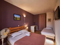 La Caravelle Hotels in Riom