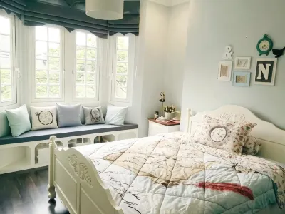 Cottonwood Bed & Breakfast House Hotell i Sukawarna