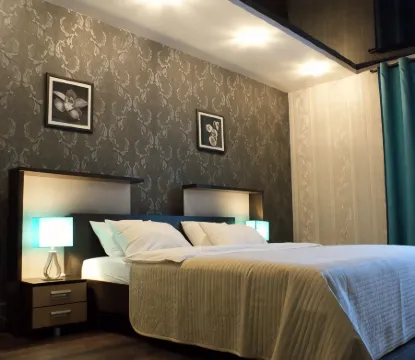 Цезарь Отели рядом со станцией Станция Екатеринбург пассажирский